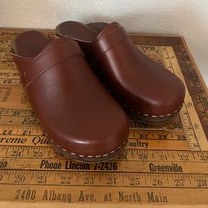 Sandgrens mule clogs size 38 dark wood base